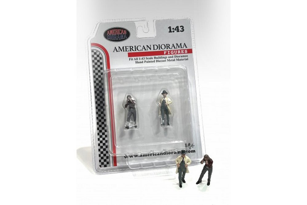 Race Day Metal Figures Set 3, Multi- - American Diorama 38361 - 1/43 Scale Figurine