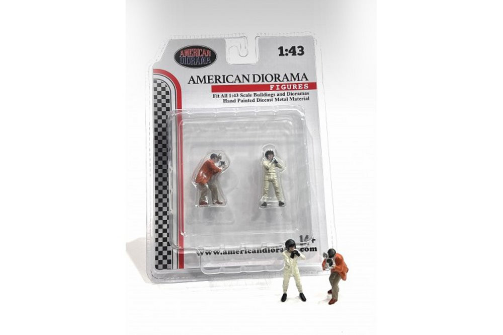 Race Day Metal Figures Set 2, Multi- - American Diorama 38360 - 1/43 Scale Figurine
