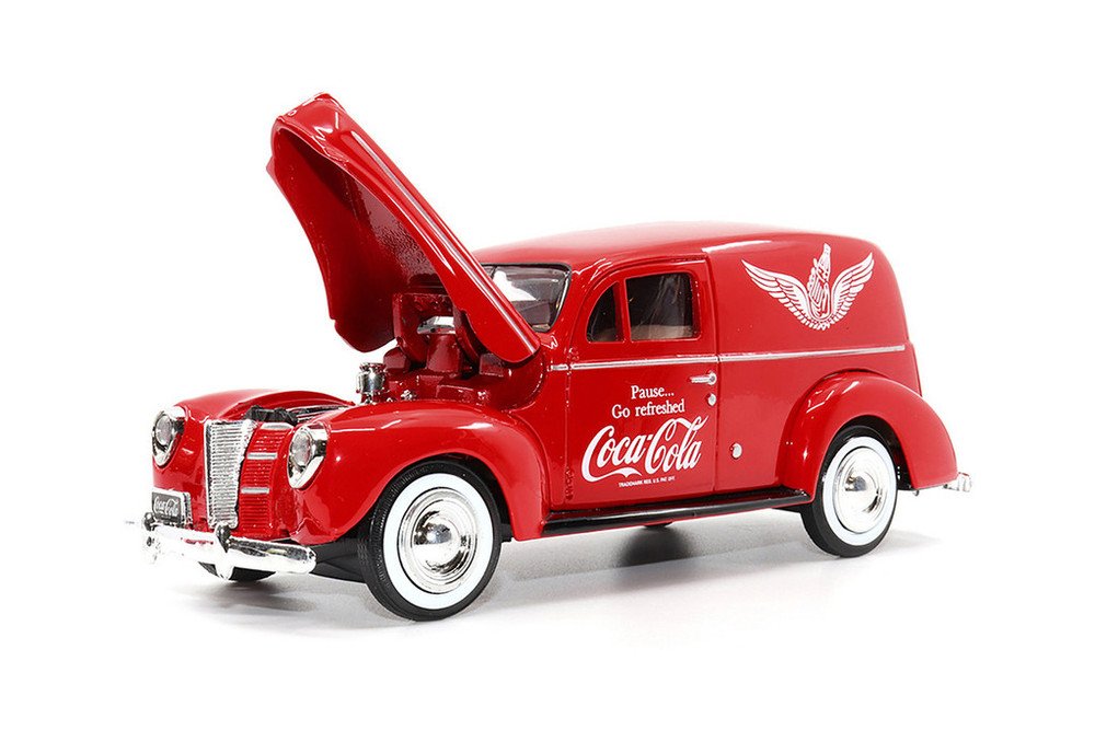 1940 Ford Sedan Cargo Van w/Vending Machine, Coca-Cola, Motor City Classics, 1/24 Scale Diecast Car