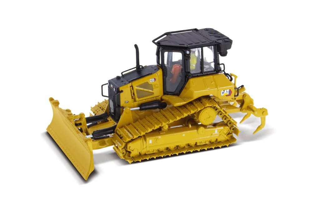 Caterpillar D5 LGP VPAT Track Type Dozer with Operator - Diecast Masters 85951 - 1/50 Scale Replica