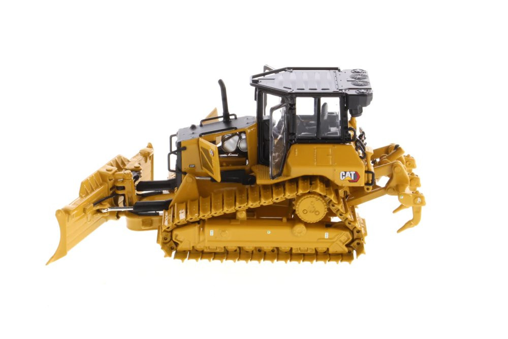 Caterpillar D5 LGP VPAT Track Type Dozer with Operator - Diecast Masters 85951 - 1/50 Scale Replica