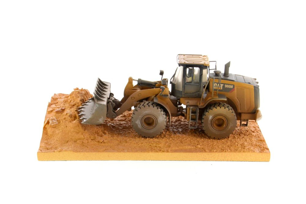 Caterpillar 966M Weathered Wheel Loader with operator - Diecast Masters  85703 - 1/50 Scale Replica