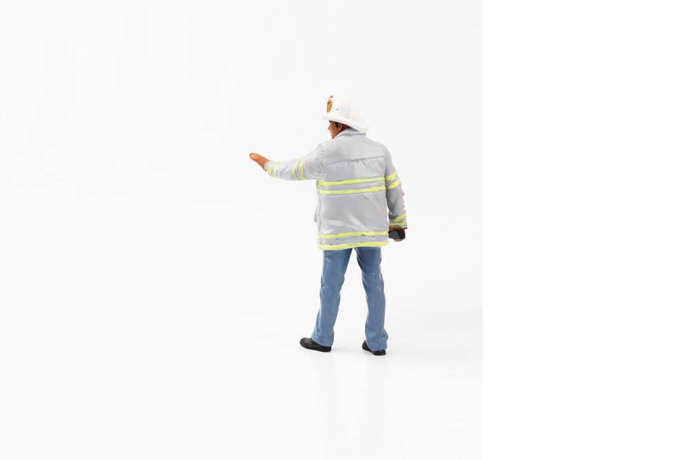 Firefighters - Fire Captain - American Diorama 76418 - 1/24 Scale Figurine - Diorama Accessory