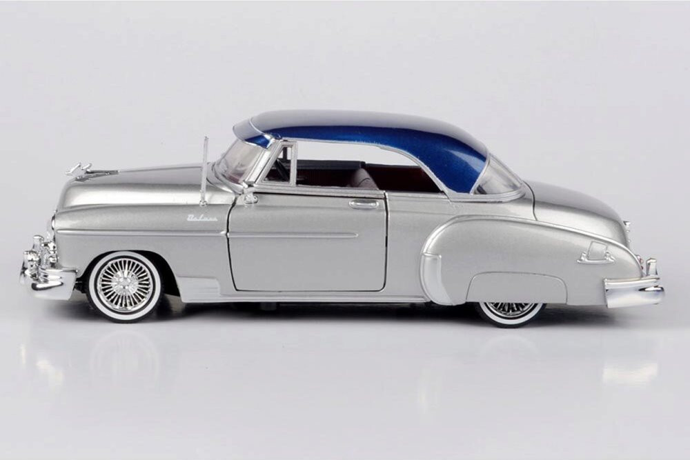 Diecast Car w/Display Case - 1950 Chevy Bel Air Lowrider, Silver - Motor Max 79026WLSV - 1/24 Scale Diecast Model Toy Car