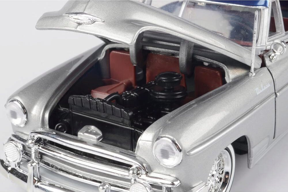 Diecast Car w/Display Case - 1950 Chevy Bel Air Lowrider, Silver - Motor Max 79026WLSV - 1/24 Scale Diecast Model Toy Car
