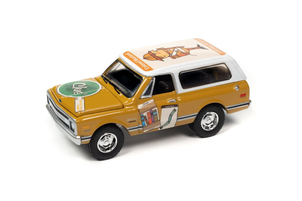 1970 Chevy Blazer with Colonel Mustard Poker Chip, Clue - Johnny Lightning - 1/64 Scale Diecast Car