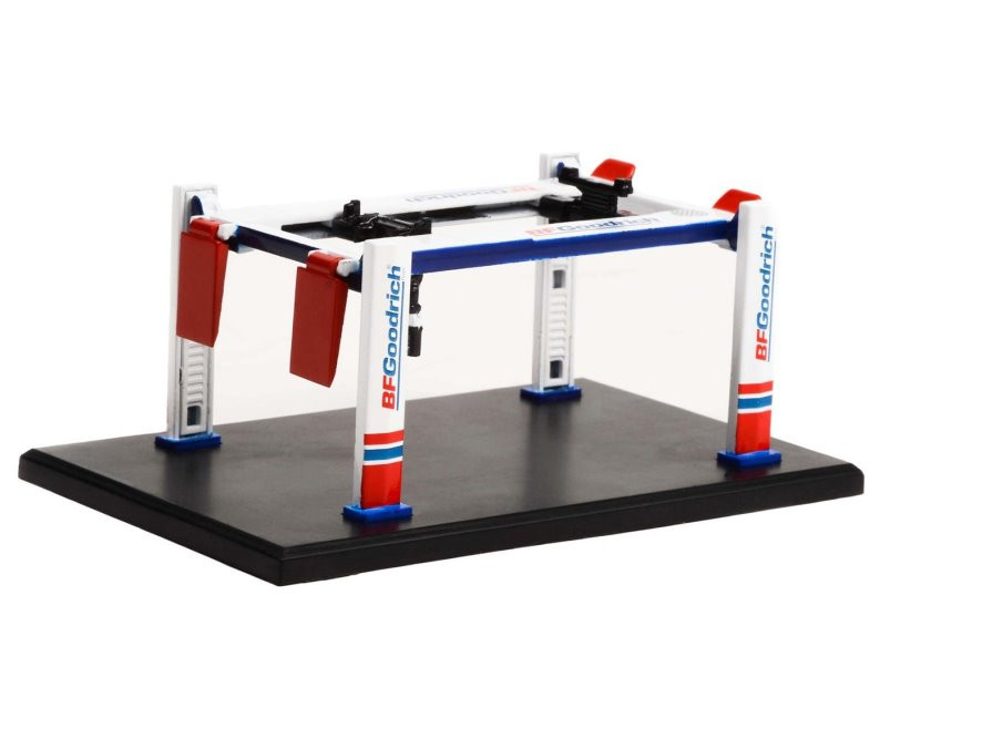 Greenlight Auto Body Shop Four-Post Lifts Series 4 Accessory Set