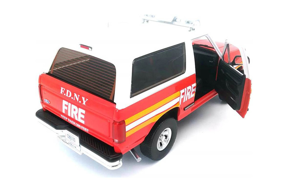 FDNY 1996 Ford Bronco, Red /White - Greenlight 19118 - 1/18 Scale