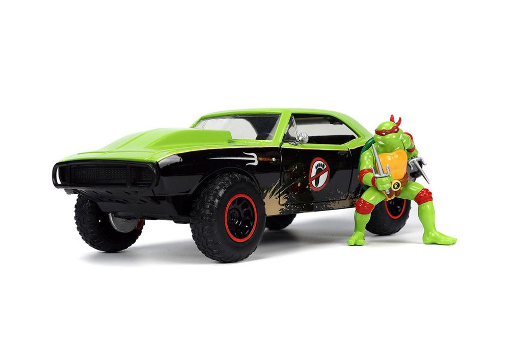 Amazon | 1:24 TURTLES 1967 CHEVY CAMARO w/RAPHAEL タートルズ
