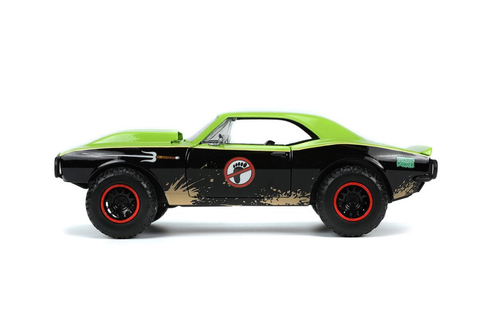 1967 Chevy Camaro (Dirty Version) w/Raphael Figure, TMNT - Jada Toys 33386 - 1/24 Scale Diecast Car