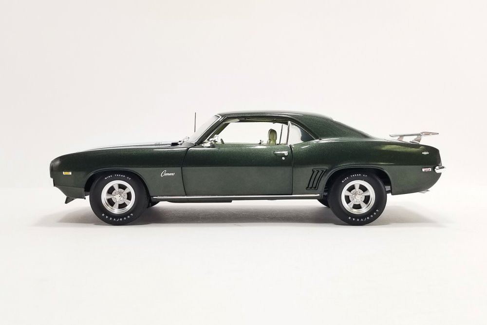 1969 Chevy Copo Camaro, Dark Green - Acme A1805724 - 1/18 Scale