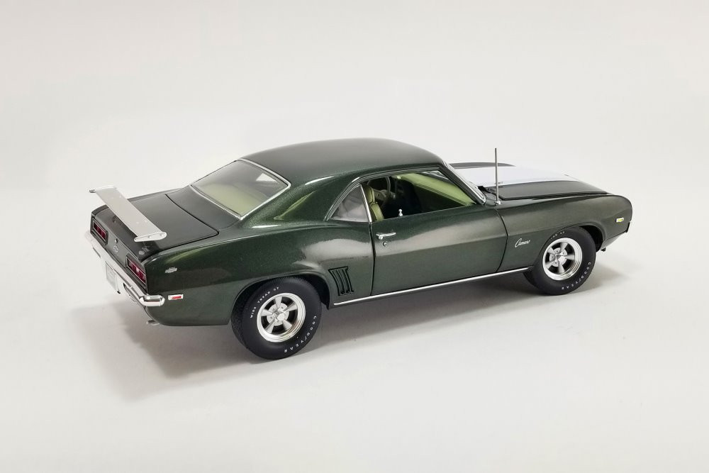 1969 Chevy Copo Camaro, Dark Green - Acme A1805724 - 1/18 Scale