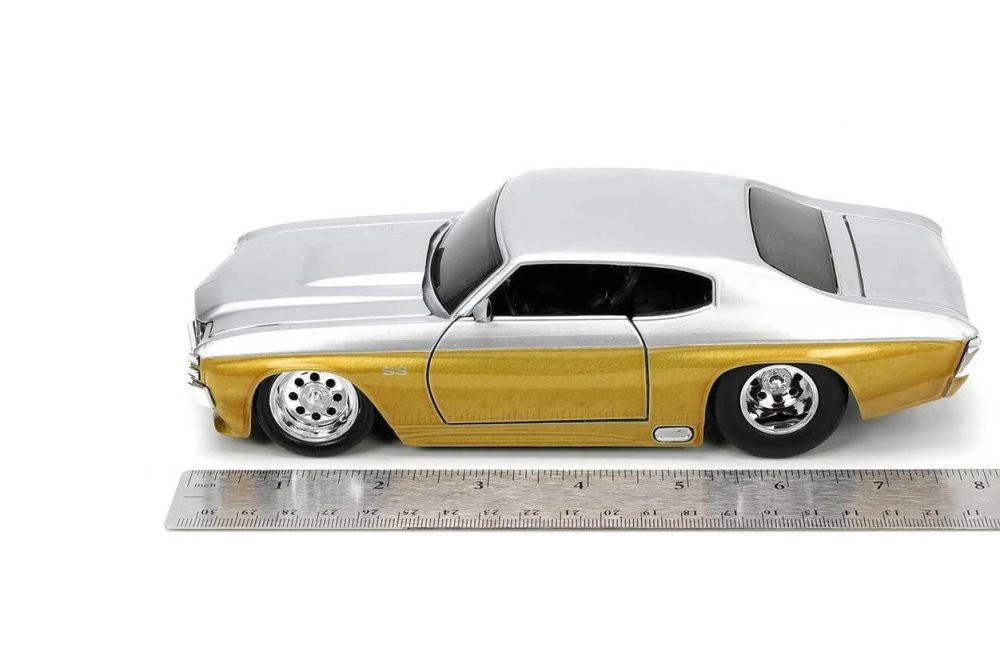 1970 Chevy Chevelle SS, Gold and Silver - Jada Toys 34116 - 1/24 Scale Diecast Model Toy Car