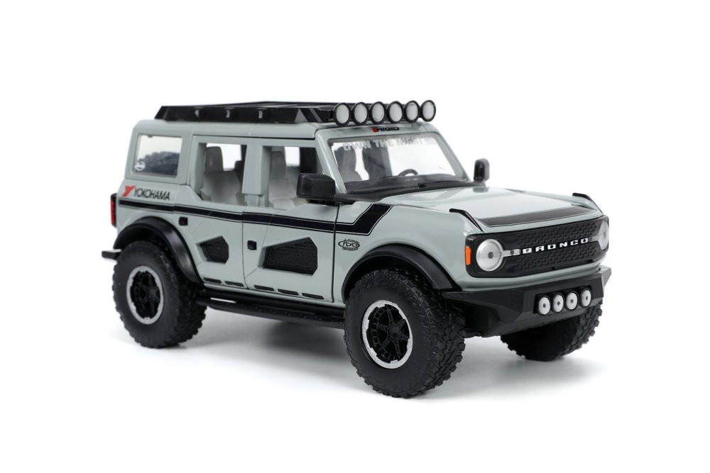 Jada Toys  2021 フォード・ブロンコ Amazon.com: Jada Toys Just Trucks 1:24 2021 Ford Bronco Die