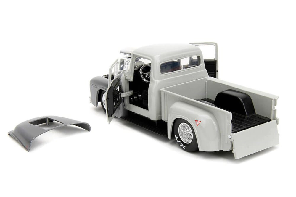 1956 Ford F-100 Pickup w/ Guile Figure, Street Fighter - Jada Toys 34373 - 1/24 Scale Diecast Car