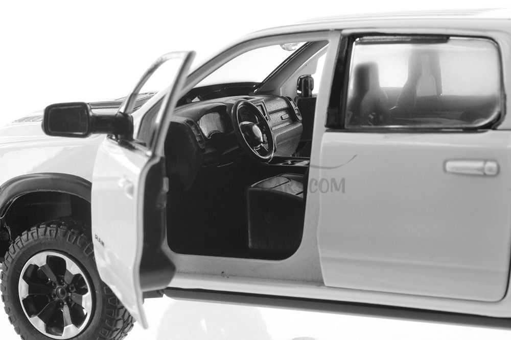 2019 Dodge Ram 1500 Crew Cab Rebel, White - Showcasts 71358W - 1/24 Scale Diecast Model Toy Car