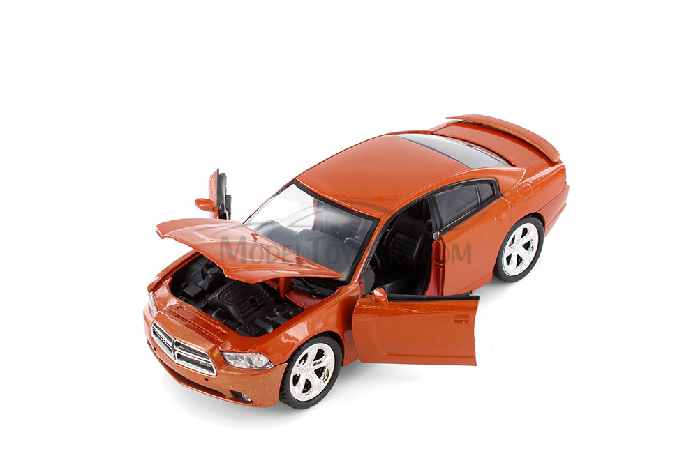 Showcasts 2011 Dodge Charger R/T Hardtop Diecast Car Set - Box of 4 1/24 Scale Diecast Model Cars, Assorted Colors
