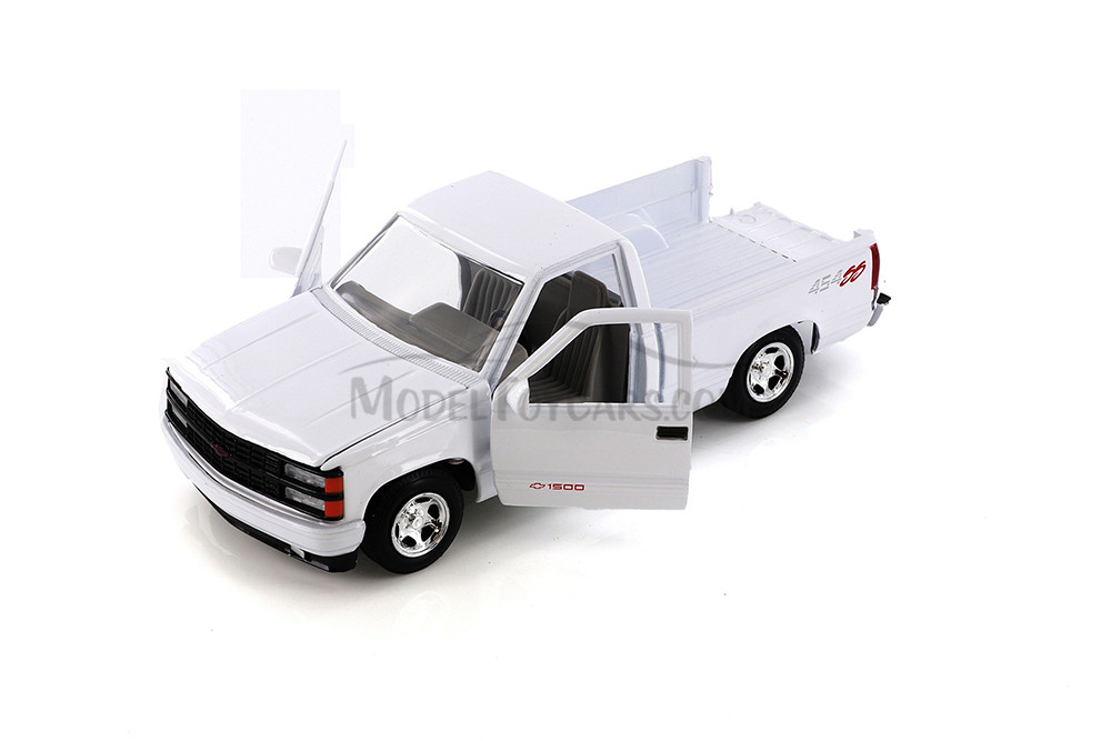 Showcasts 1992 Chevrolet 454 SS Pickup Truck Diecast Car Set - Box of 4 1/24 Scale Diecast Model Cars, Assorted Colors