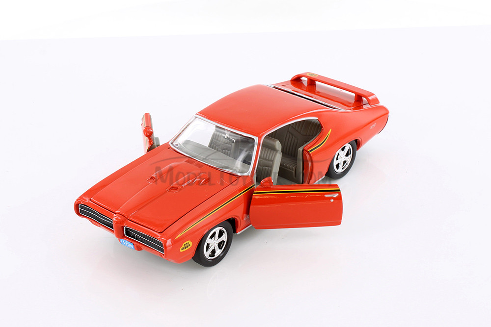 1969 Pontiac GTO Judge, Orange - Showcasts 77242D - 1/24 Scale