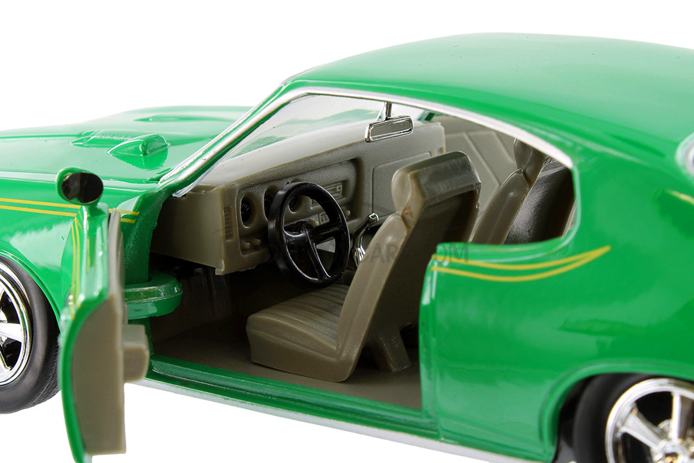 1969 Pontiac® GTO™ Judge™, Green - Showcasts® 77242D - 1/24 Scale