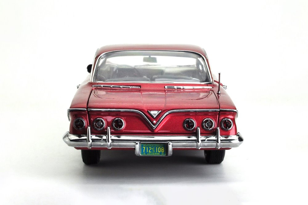 1/18ミニカー　CHEVROLET IMPALA 1961 1/18 Sunstar 1961 Chevrolet Impala Open Convertible Lowrider