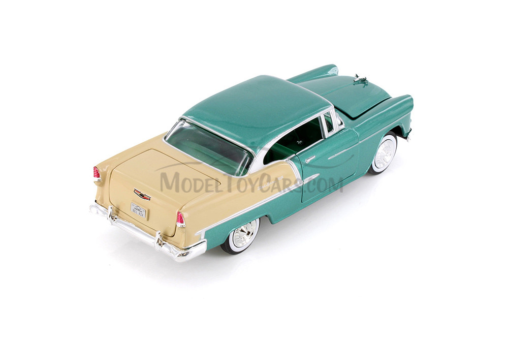 1955 Chevy Bel Air, Green - Showcasts 77229GN - 1/24 Scale Diecast Model Toy Car