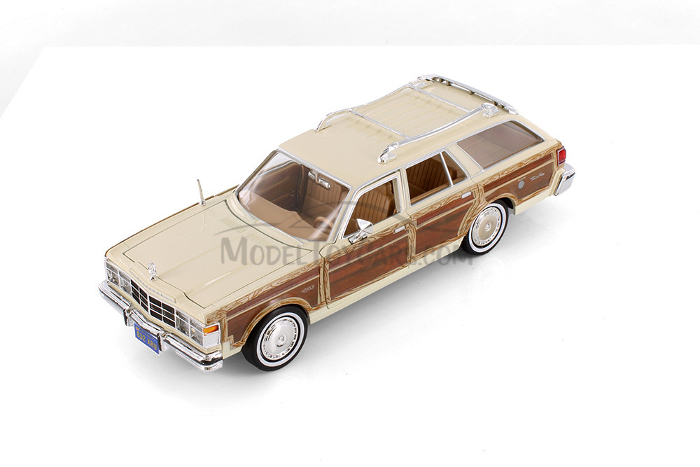 1979 Chrysler LeBaron Town & Country Wagon, Cream - Showcasts 77331CM - 1/24 Scale Diecast Car