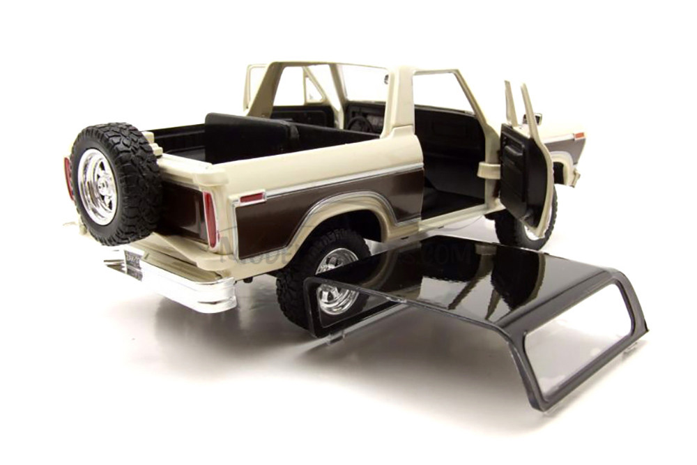 1978 Ford Bronco Ranger XLT w/Spare Tire, Cream - Showcasts 71371WCM - 1/24 Scale Diecast Car