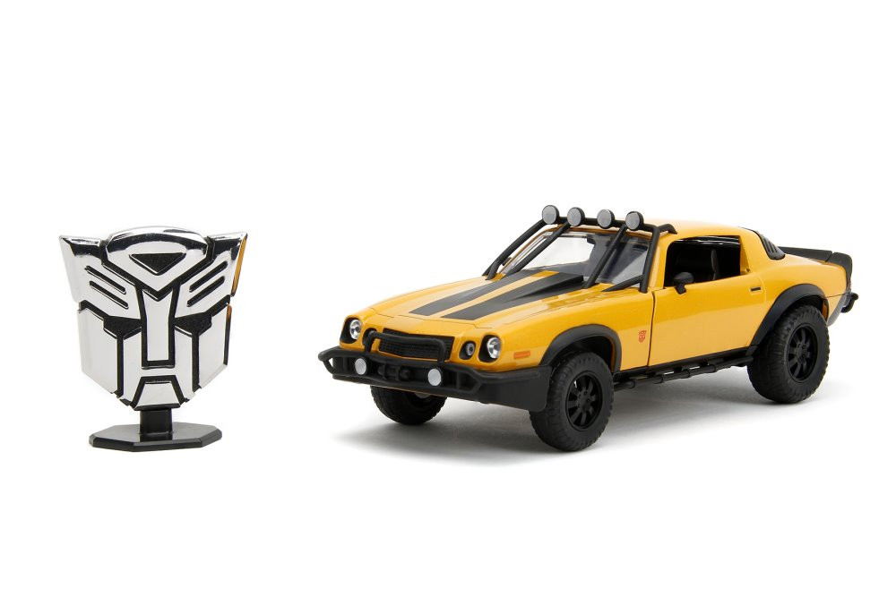 1977 Chevy Camaro Bumblebee w/ Transformers Statue - Jada Toys 34263 - 1/24 Scale Diecast Car