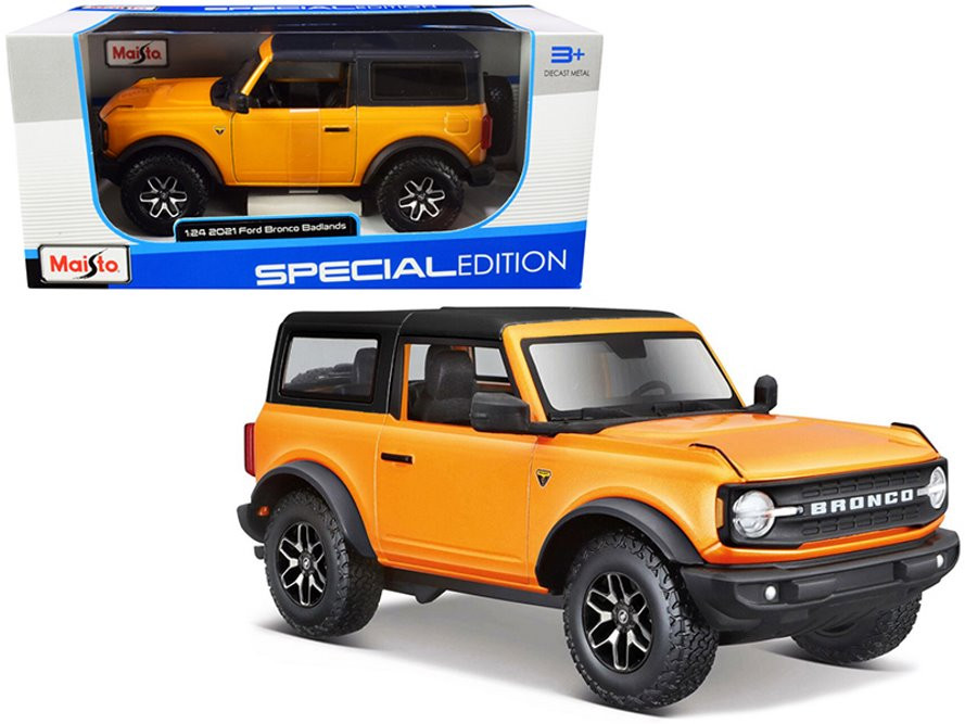 Diecast Car w/Rotary Turntable - 2021 Ford Bronco, Orange - Maisto 31530OR - 1/24 scale Diecast Car