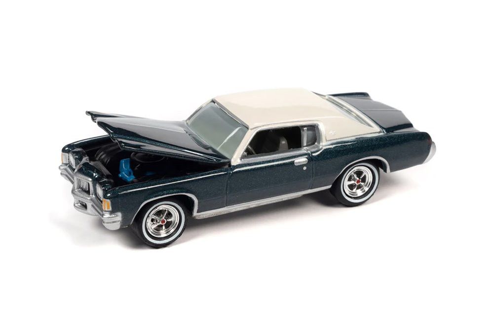 1971 Pontiac Grand Prix, Blue - Johnny Lightning JLSP283/24B - 1/64 Scale Diecast Model Toy Car