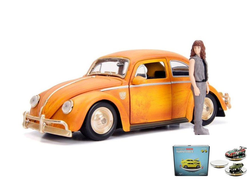 Diecast Car w/Display Turntable - Volkswagen Beetle Weathered w/ Figurine - 1/24 scale Diecast Car