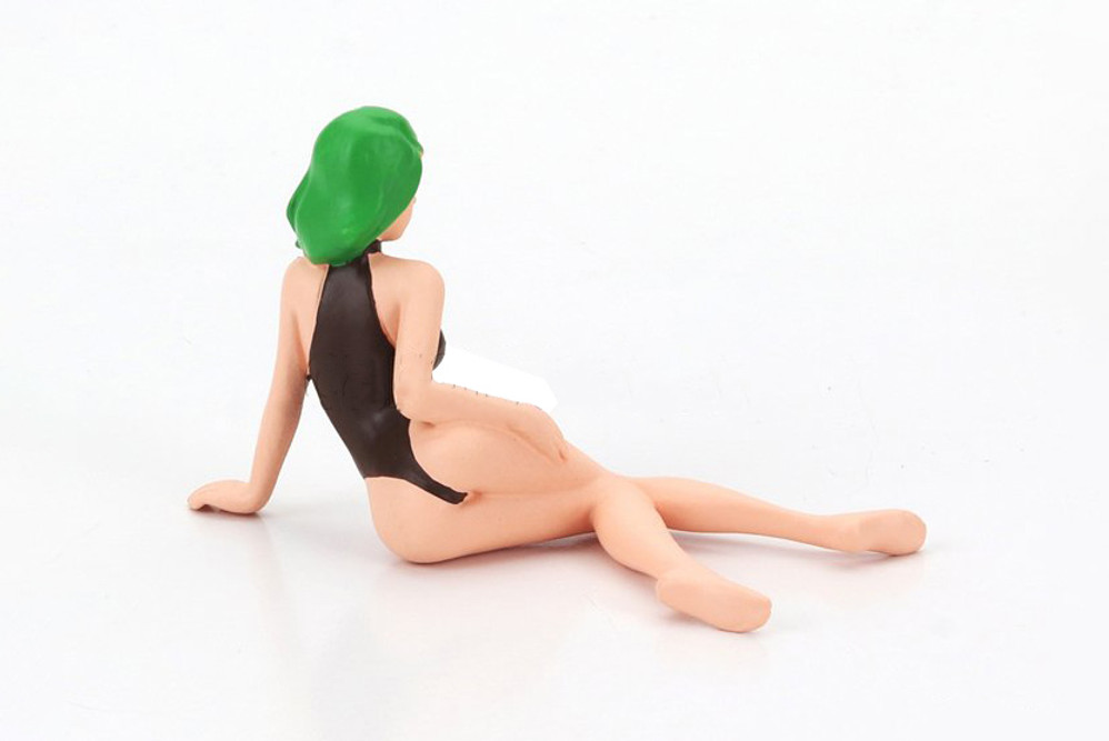 Cosplay Girls Figure 1, Brown w/Green - American Diorama AD-24301 - 1/24 Scale Figurine - Accessory