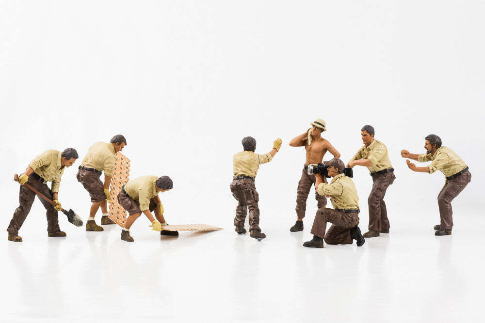 4x4 Mechanic Figure 7, Beige w/Brown - American Diorama AD-18017 - 1/18 Scale Figurine - Accessory