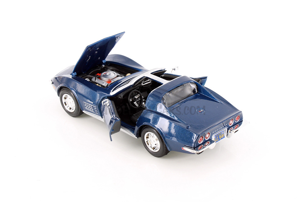 1970 Chevy Corvette T-Top, Blue & Red, Showcasts 37202 - 1/24 Scale Set of 4 Diecast Model Toy Cars