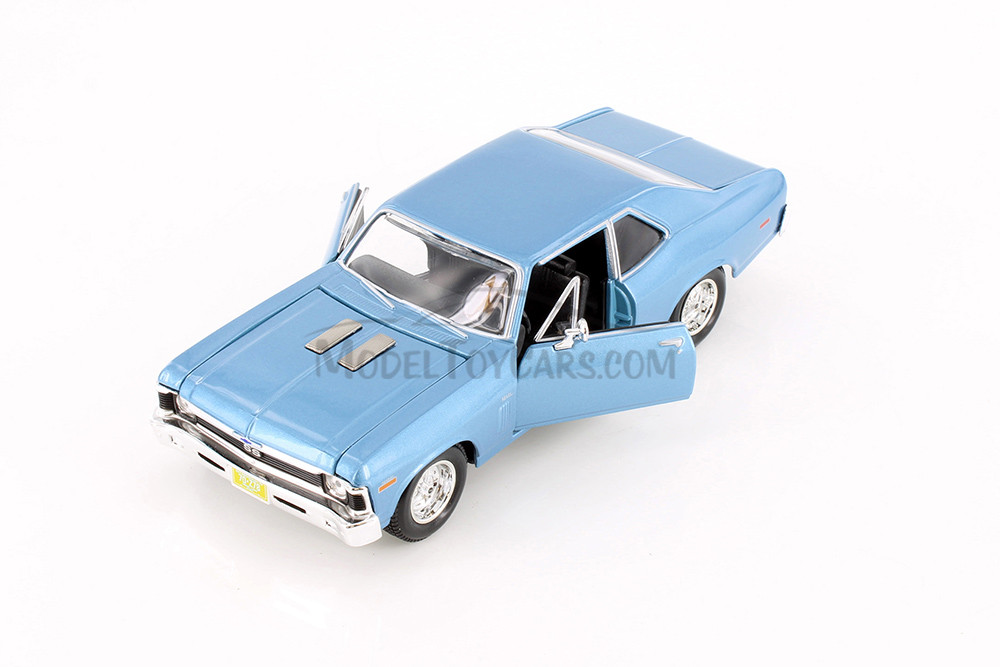 1970 Chevy Nova SS Hardtop, Blue & Green - Showcasts 37262 - 1/24 Scale Set of 4 Diecast Model Cars