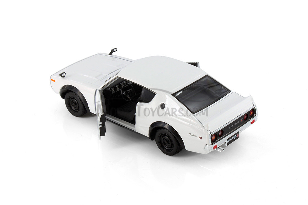 1973 Nissan Skyline 2000GT-R, White - Showcasts 37528 - 1/24 Scale Set of 4 Diecast Model Toy Cars