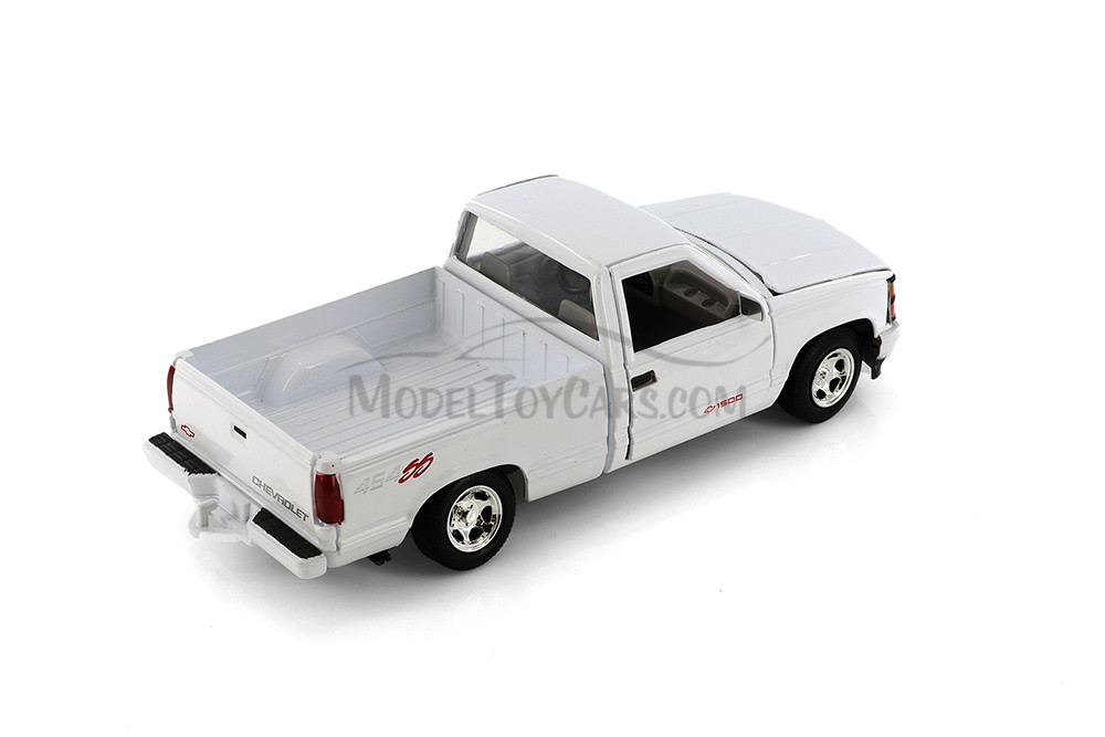 1992 Chevy 454 SS Pickup Truck, White - Showcasts 77203WD - 1/24 Scale Set of 4 Diecast Model Cars