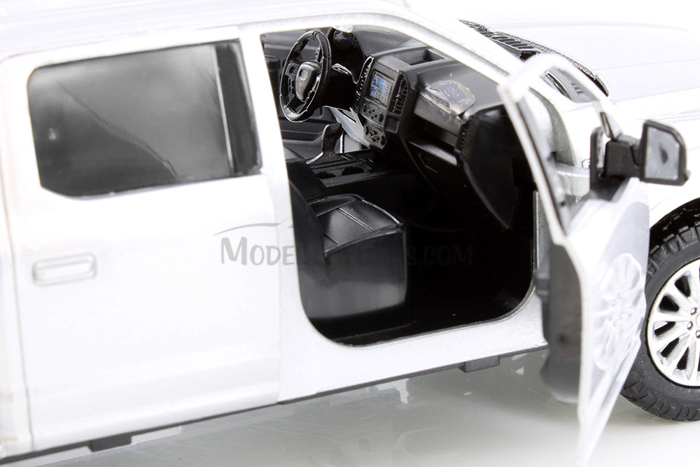 2019 Ford F-150 Lariat Crew Cab Pickup Truck, White - Showcasts 71363WH - 1/27 Scale Model Toy Car