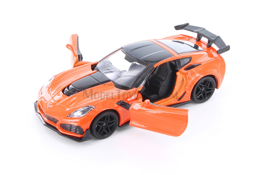 Box of 4 2019 Chevy Corvette ZR1 Hardtop, Assortment - Showcasts 71356D - 1/24 Scale Diecast Model Cars