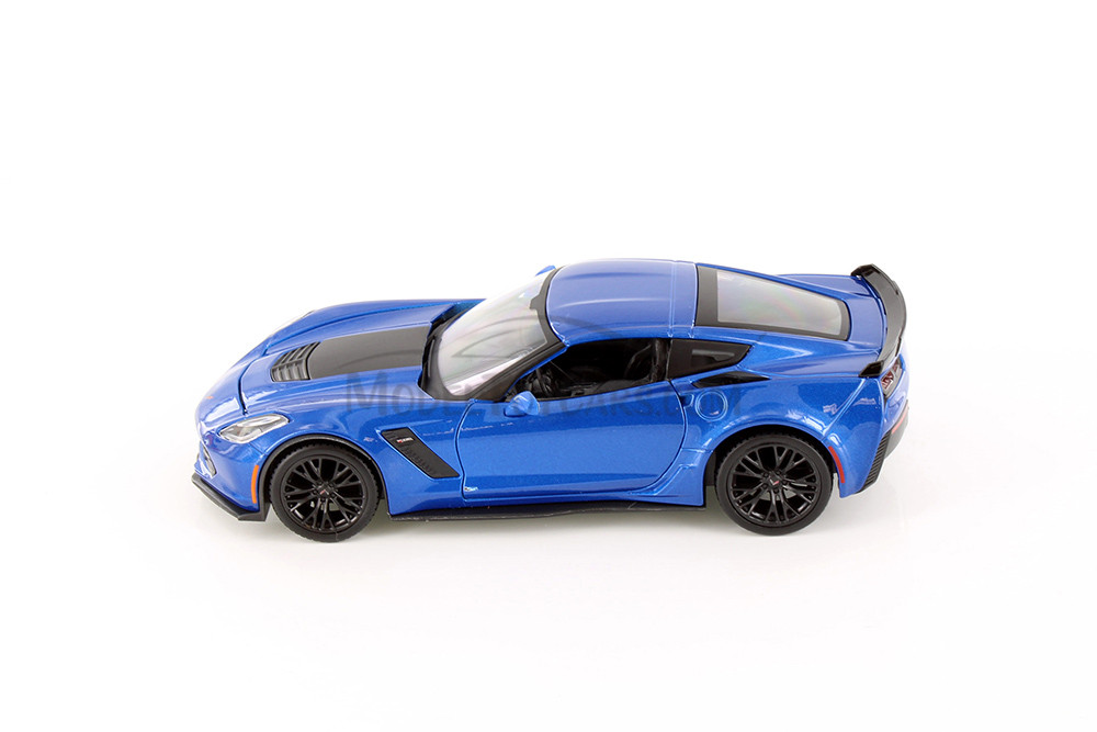 2015 Chevy Corvette Z06 Hardtop, Blue - Showcasts 38133BU - 1/24 Scale Diecast Model Toy Car