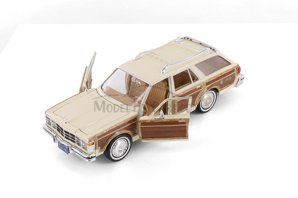 1979 Chrysler LeBaron Town & Country Wagon - Showcasts 77331TND - 1/24 Scale Set of 4 Diecast Cars