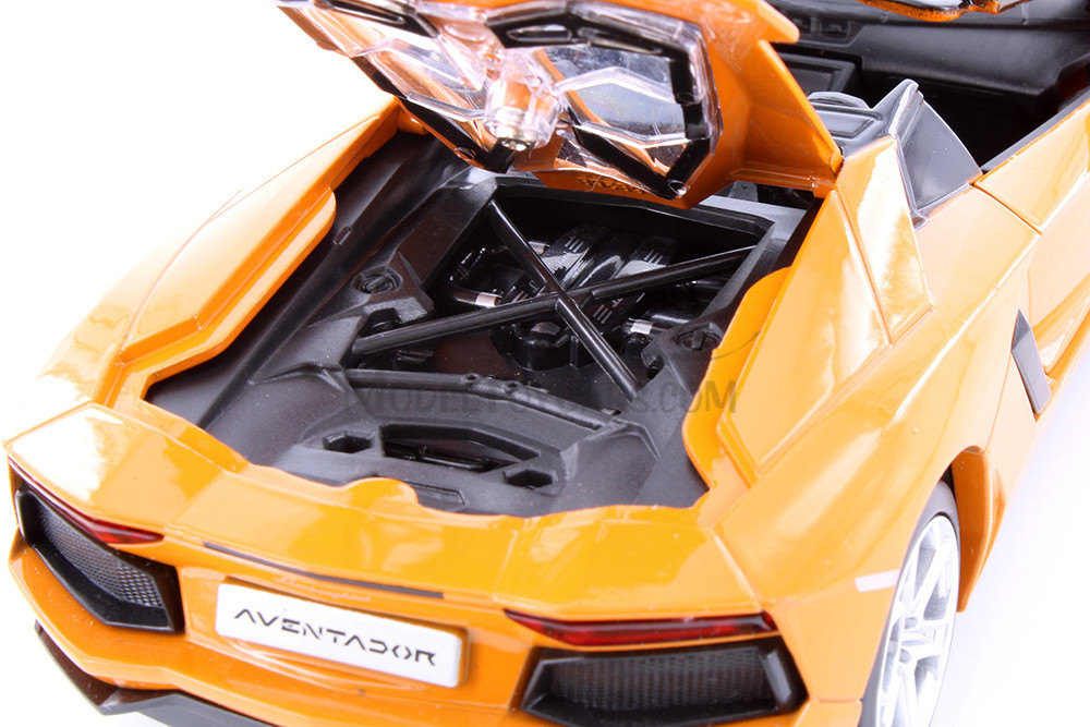 Lamborghini Aventador LP700-4 Roadster, Orange - Showcasts 68274OR - 1/24 Scale Diecast Model Car
