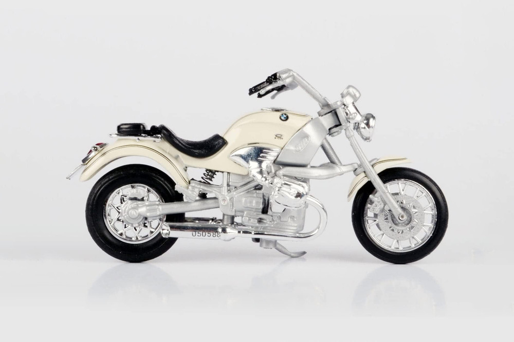 BMW R 1200 C Motorcycle, James Bond 007 "Tomorrow Never Dies" - Motor Max 79845 - 1/18 Scale Bike