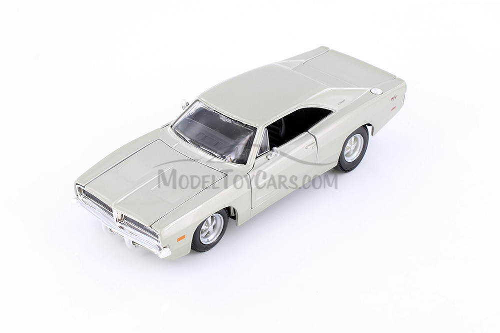 taco5310　1/18 1969 Dodge Charger Amazon.com: Maisto 1/18 1969 Dodge Charger (Colors May Vary