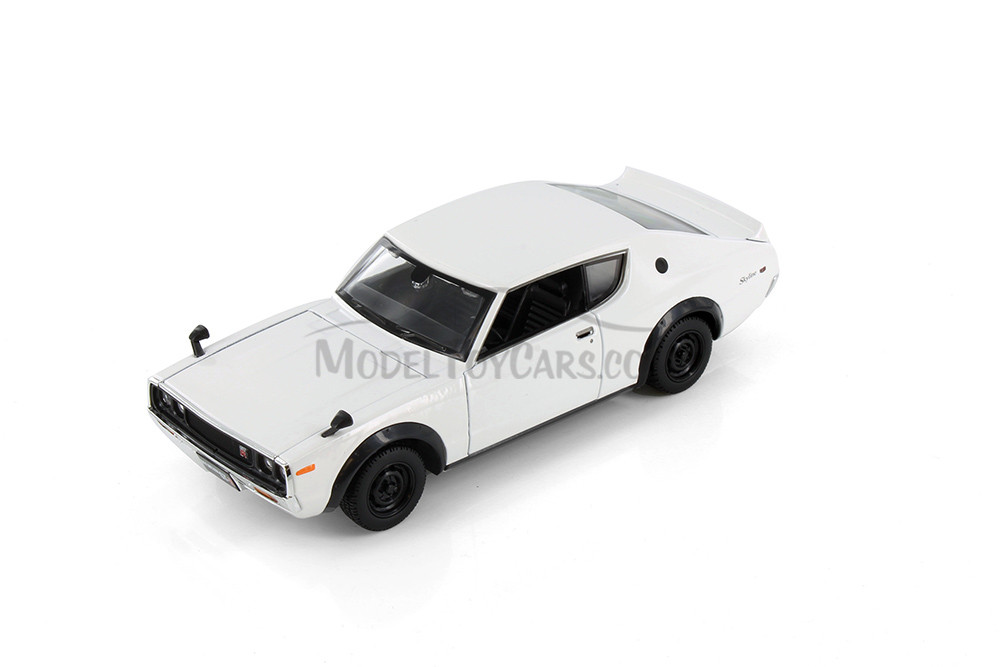 1973 Nissan Skyline 2000GT-R, White - Showcasts 37528 - 1/24 Scale Diecast Model Toy Car