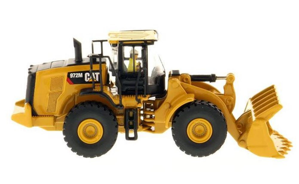 Caterpillar 972M Wheel Loader with Operator, Yellow - Diecast Masters 85949 - 1/87 scale Diecast Vehicle Replica