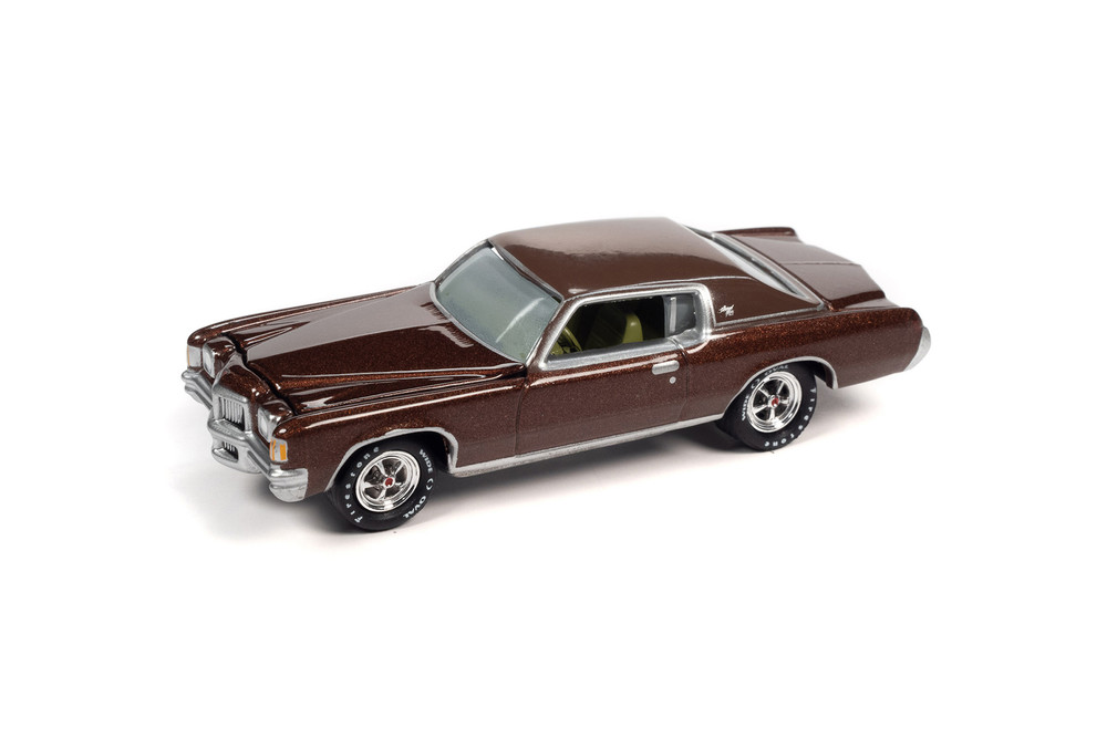 1971 Pontiac Grand Prix, Bronzini Gold Metallic - Johnny Lightning JLCG030/48A - 1/64 Scale Car