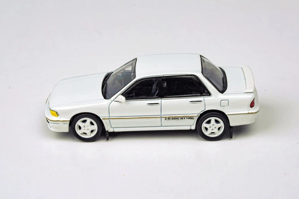 Mitsubishi Galant VR-4 LHD, Sophia White - Paragon PA55106W - 1/64 scale Diecast Model Toy Car