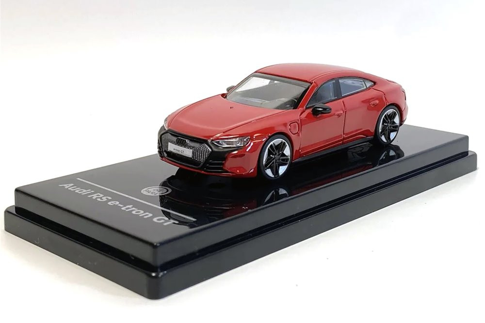 Audi e-tron GT RS, Tango Red - Paragon PA55332R - 1/64 scale